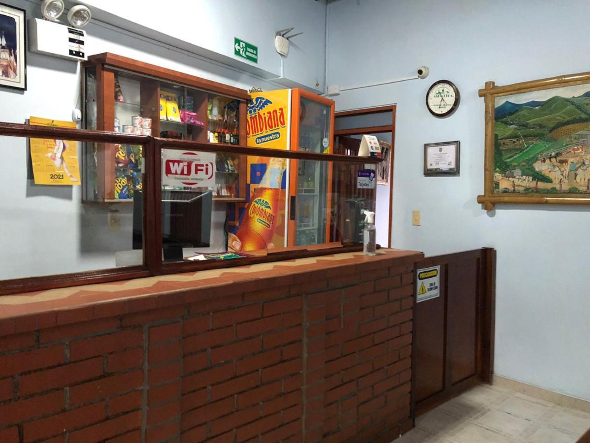 Hotel Cambulos Manizales Bagian luar foto