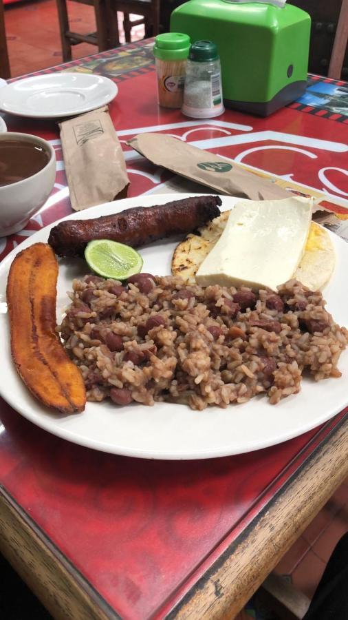 Hotel Cambulos Manizales Bagian luar foto